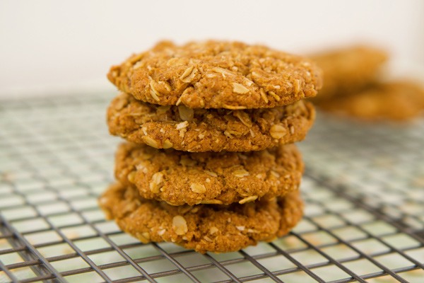 Teellixir easy and delicious simple recipes Classic Coconut Anzac Biscuits with Medicinal Mushroom extract powder wild chaga reishi cordyceps lion's mane shiitake turkey tail maitake agaricus for immune system support health wellbeing vegan gluten free