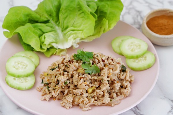 Easy Thai Certified organic Chicken Larb paleo gluten free grain free recipe with Cordyceps superfood medicinal Mushroom extract powder for energy endurance and athletic performance